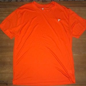 Old navy active t-shirt. L. Orange.